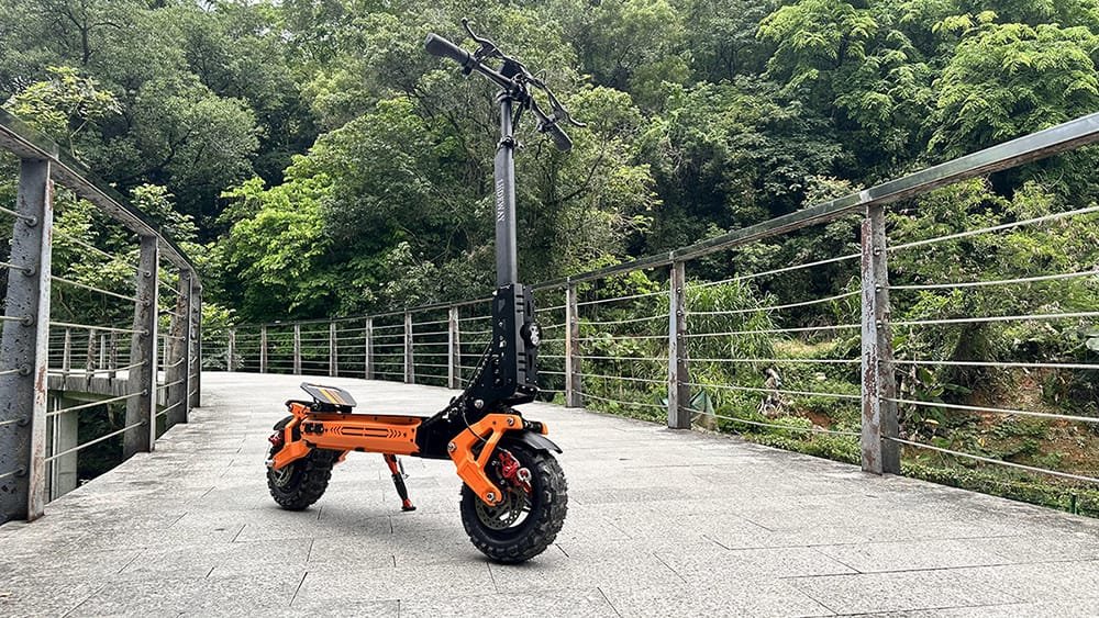 Nouveau scooter électrique à la mode