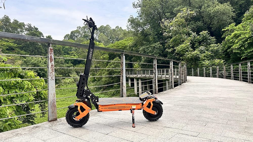 Trottinette électrique à gros pneus