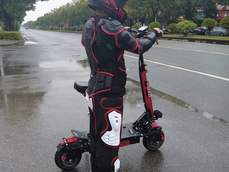 Petite trottinette électrique pliable