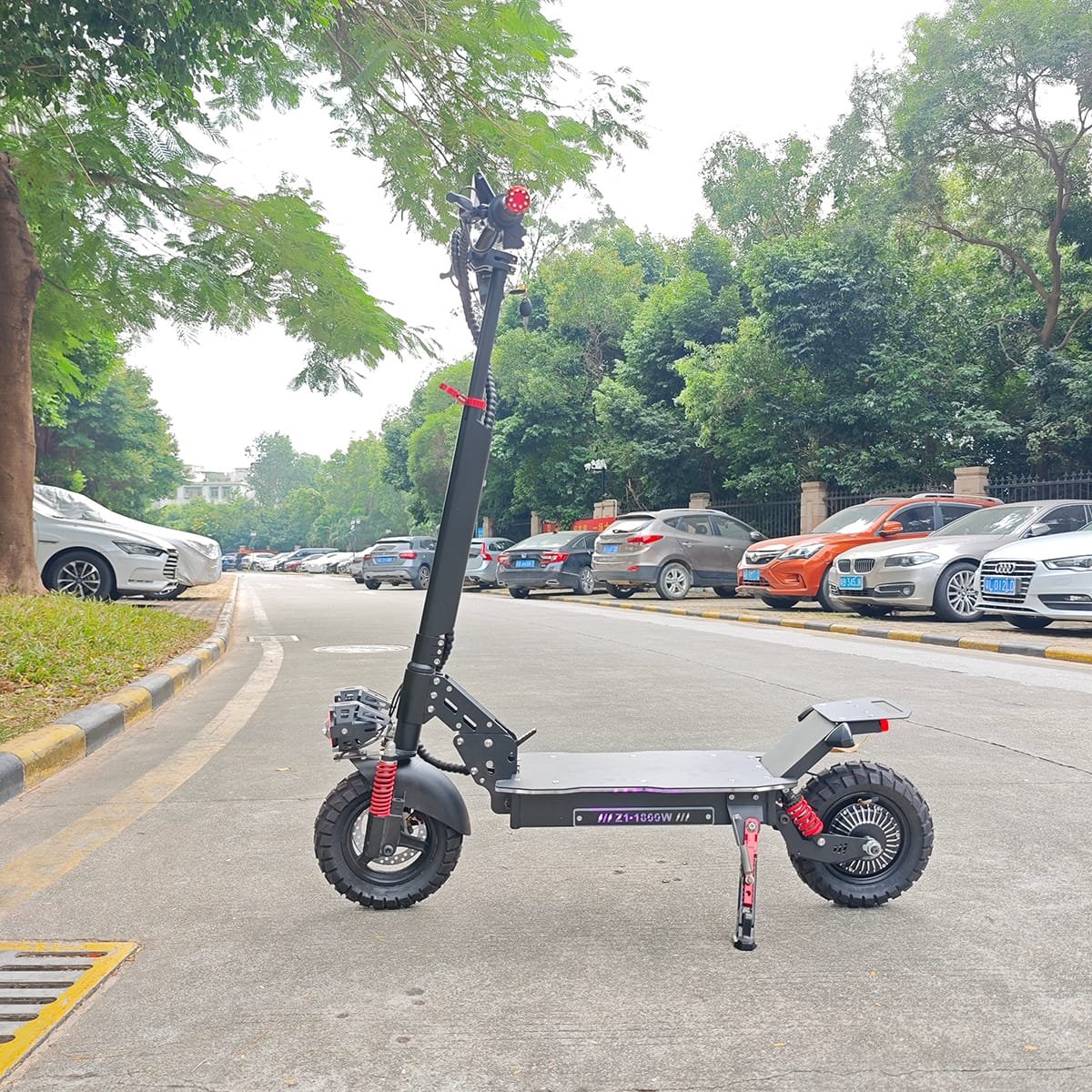 Quel âge pour conduire une trottinette électrique en France ? Quel âge pour conduire une trottinette électrique en France ?