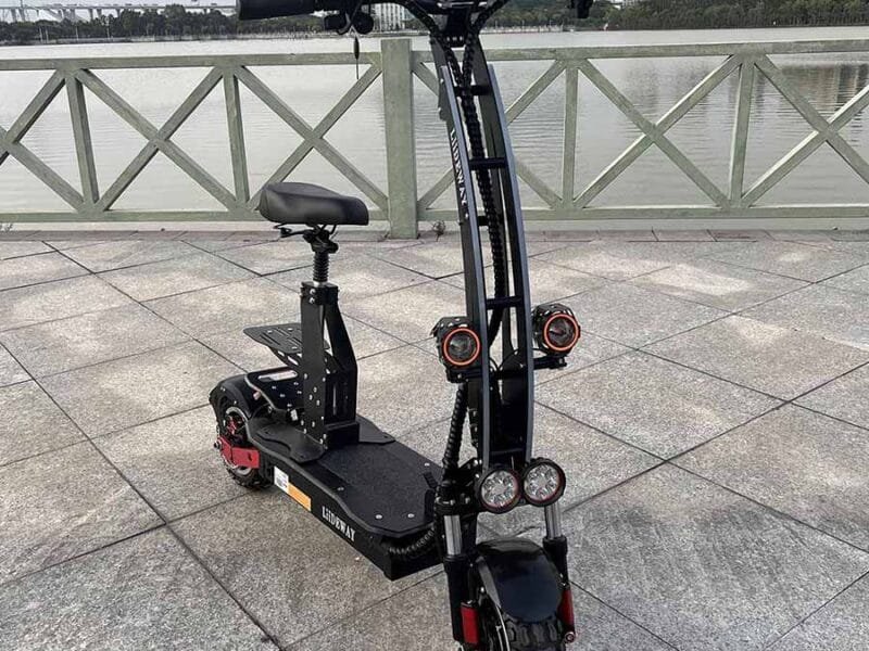 trottinette électrique poids max 150 kg