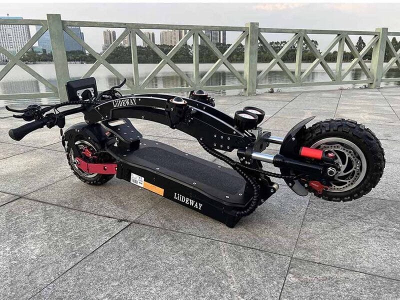 Doit-on porter un casque en utilisant une trottinette électrique ?