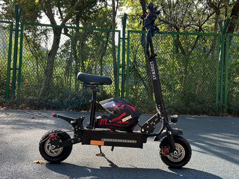 Existe-t-il des trottinettes électriques avec siège ?