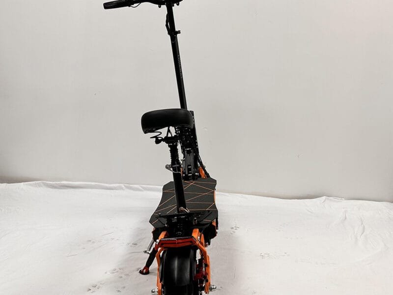 trottinette électrique avec un siège