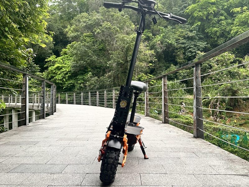 trottinette électrique essential