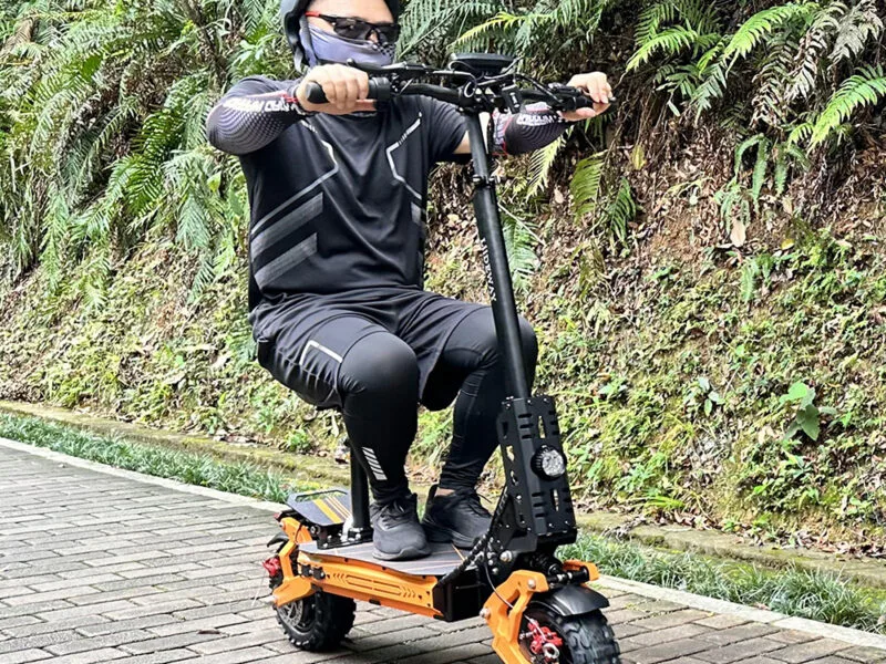 trottinette électrique 2 roues motrices