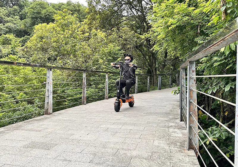 Comment ajouter des clignotants à une trottinette?