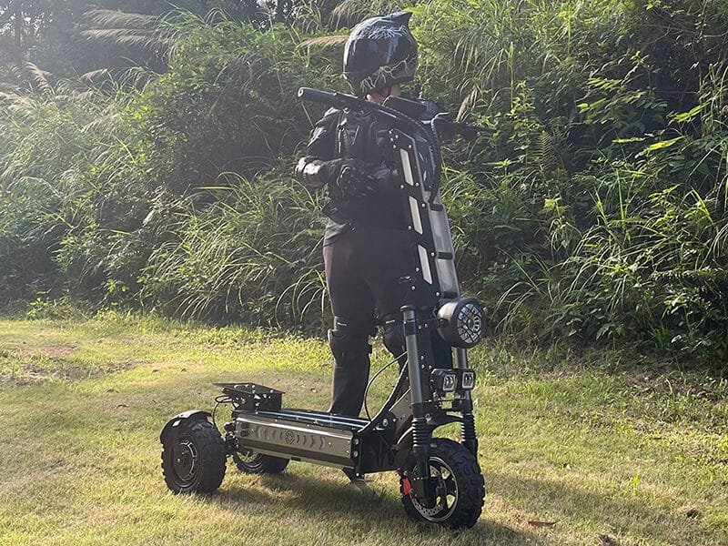 Y a-t-il des limites de vitesse imposées aux trottinettes électriques ?