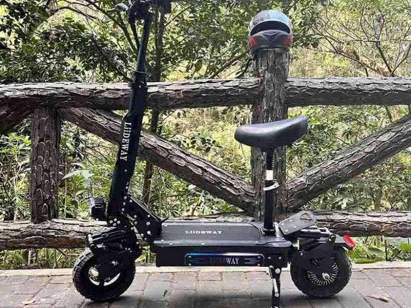 Quelle est la différence entre une trottinette électrique et une trottinette à essence ?