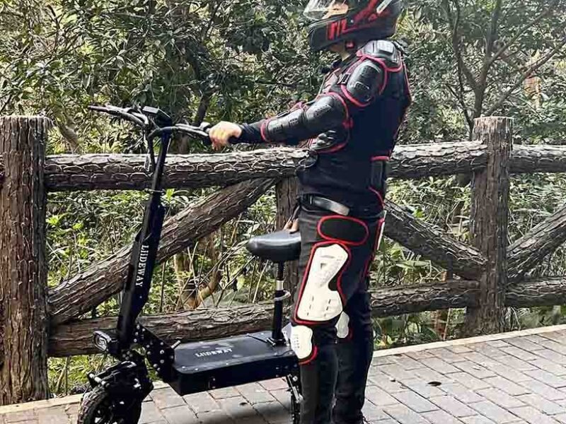 Quelle est la différence entre une trottinette électrique et un skateboard électrique ?